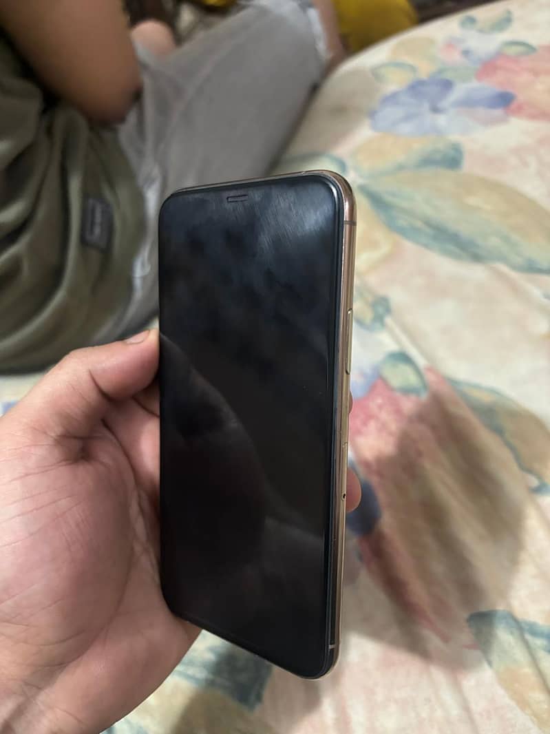 I phone 11 pro 64 GB non pta,( with box ) 1