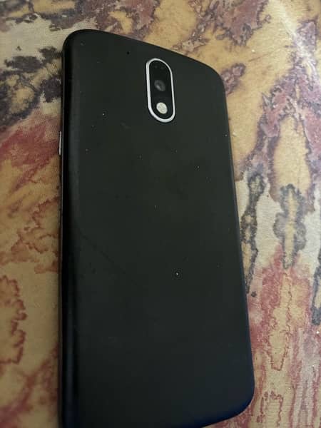 Selling Moto G4 plus in used condition 6