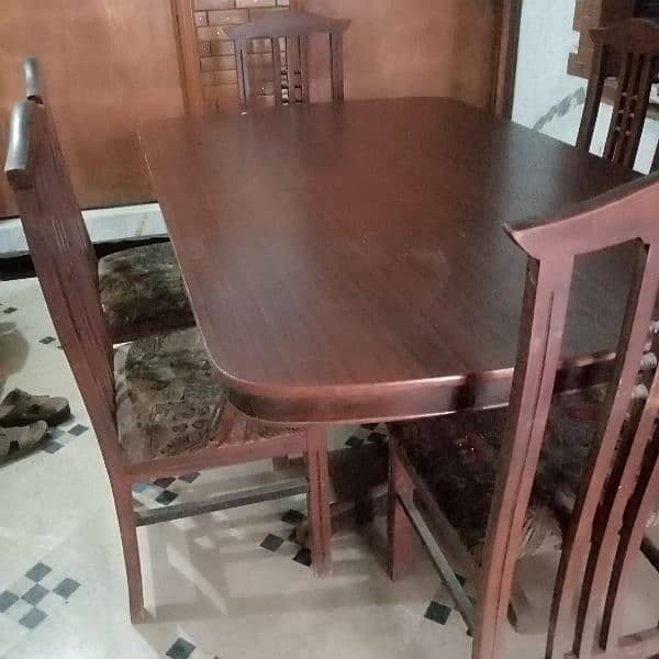 6 chairs  Wooden Dining Table in Good condition 3