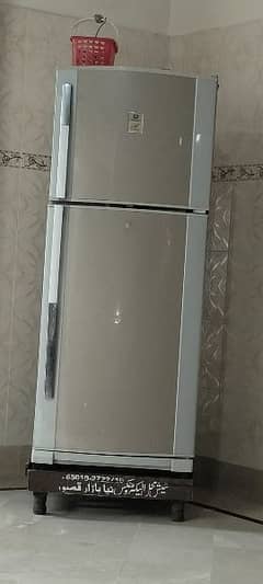 Dawlance Large size refrigerator