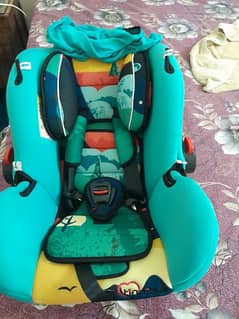 baby car seat or carry cot