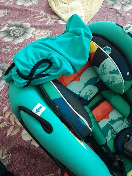 baby car seat or carry cot 5