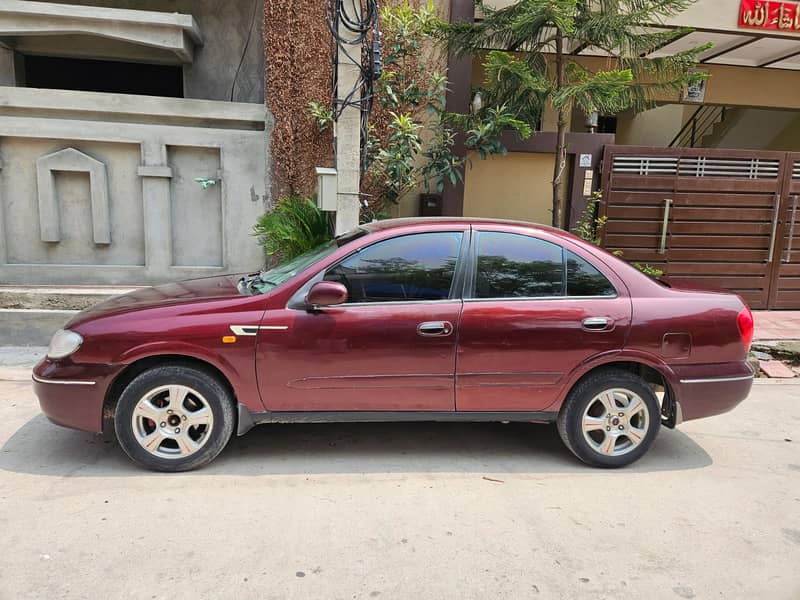 Nissan Sunny 2005 SE Saloon 9