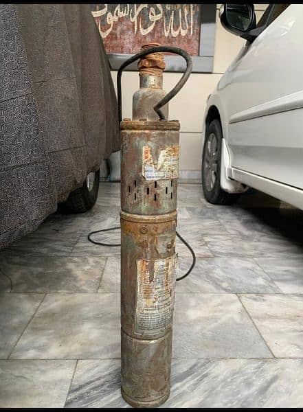 Submersible water pump. 0.75 hp. Good working condition underwater pum 3