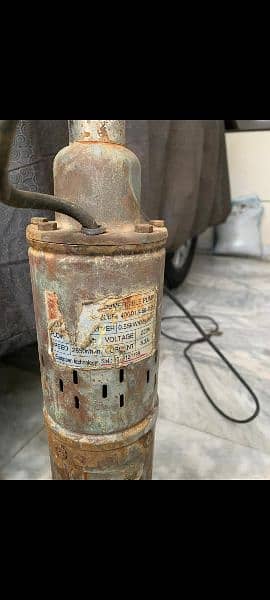 Submersible water pump. 0.75 hp. Good working condition underwater pum 6