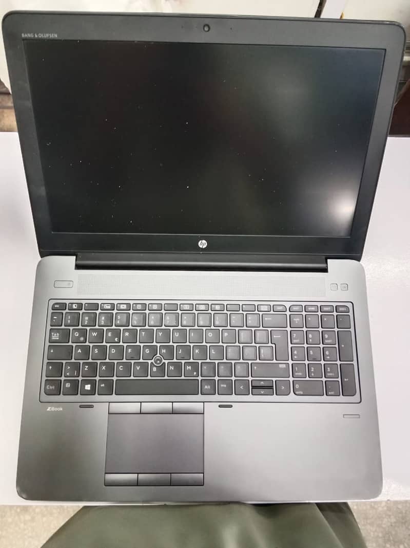 HP ZBook 15 G4 16GBRam/512SSD 4Gb Graphic M2200 Nvidia 1