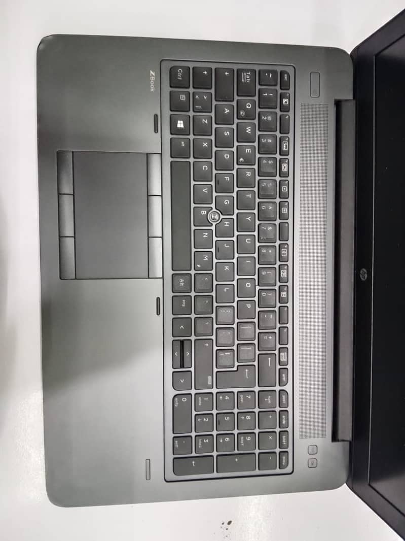 HP ZBook 15 G4 16GBRam/512SSD 4Gb Graphic M2200 Nvidia 2