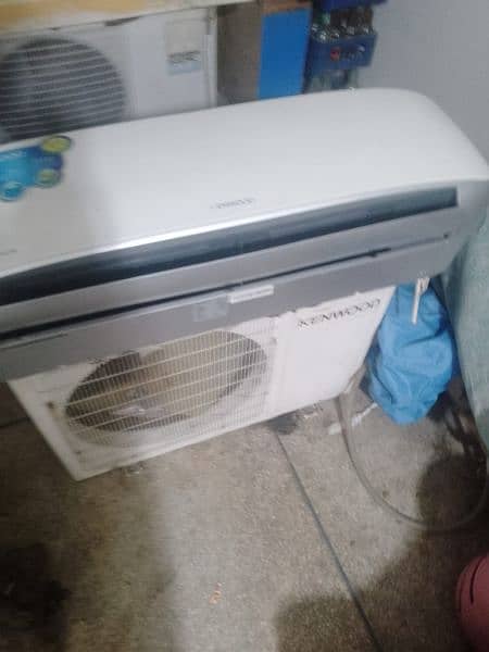 Kenwood Ac DC inverter 1;5 ton cooling full chill 1