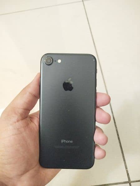 iPhone 7 128gb  pta approved with box 2