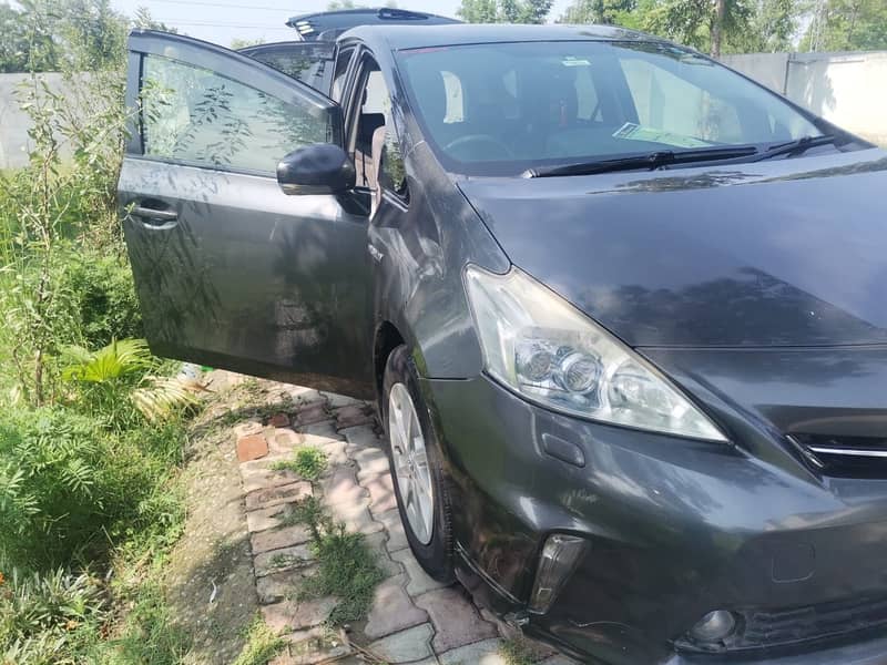 Toyota Prius Alpha model 2012 registered 2015 4