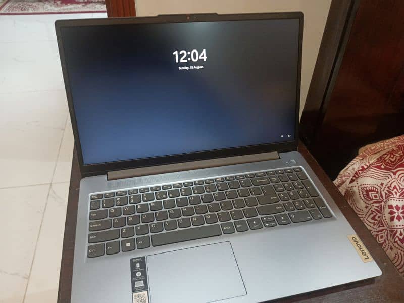 Lenovo IdeaPad slim 3i (15.8 inch screen) 3