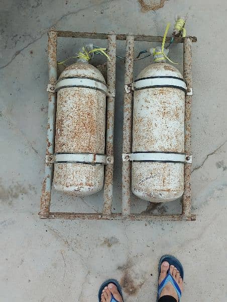 Genuine Suzuki Ravi CNG cylinders with frame 2