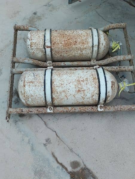 Genuine Suzuki Ravi CNG cylinders with frame 4