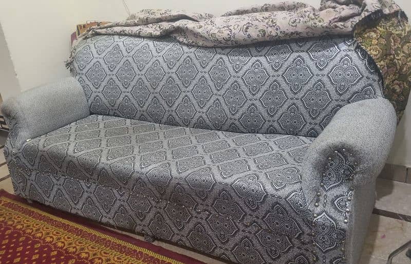 5 Seater Sofa Set with table 2