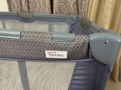 tinnies play pan plus cot 10/10 condition