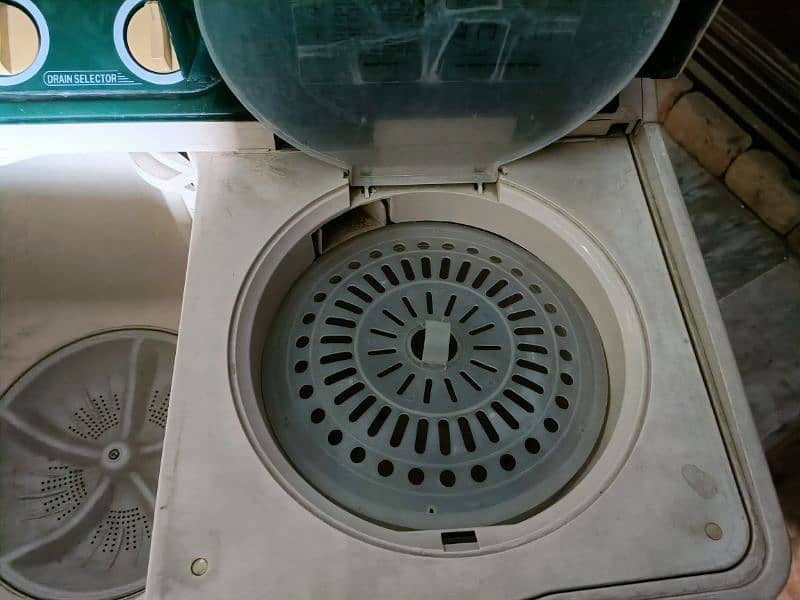 Haier Semi Automatic Washing Machine Jumbo Size 12 Litters 6