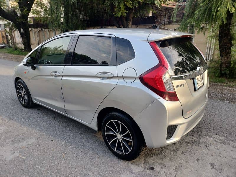 Honda Fit 2013 Hybrid 1.5 6