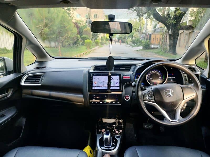 Honda Fit 2013 Hybrid 1.5 8