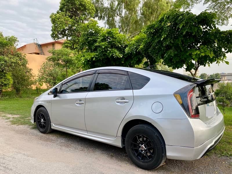 Toyota Prius 2013 S led 1.8 hybrid 1