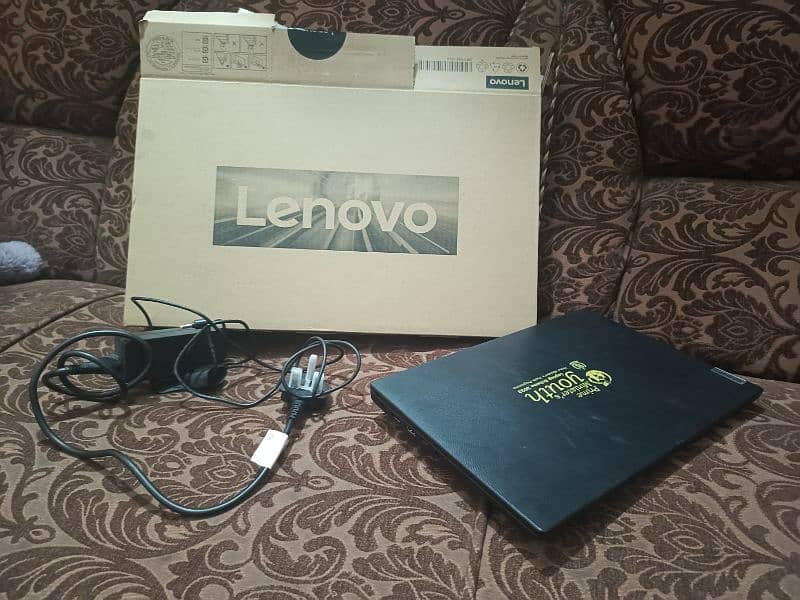 Lenovo V14 G3 4