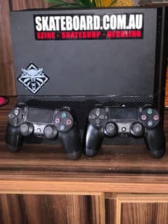 PlayStation 4 With Games CDs and two controlers