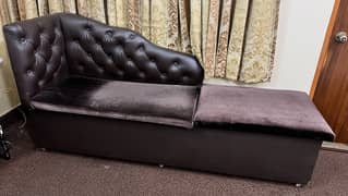 Dewan / Sofa 0