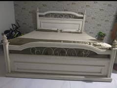 Beautiful Double Bed with Mattress 0