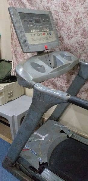 Advance Treadmill in good condition 5