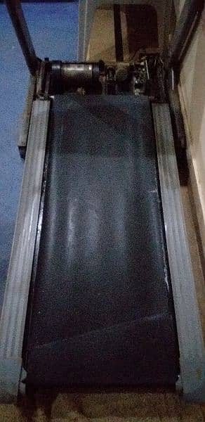 Advance Treadmill in good condition 9