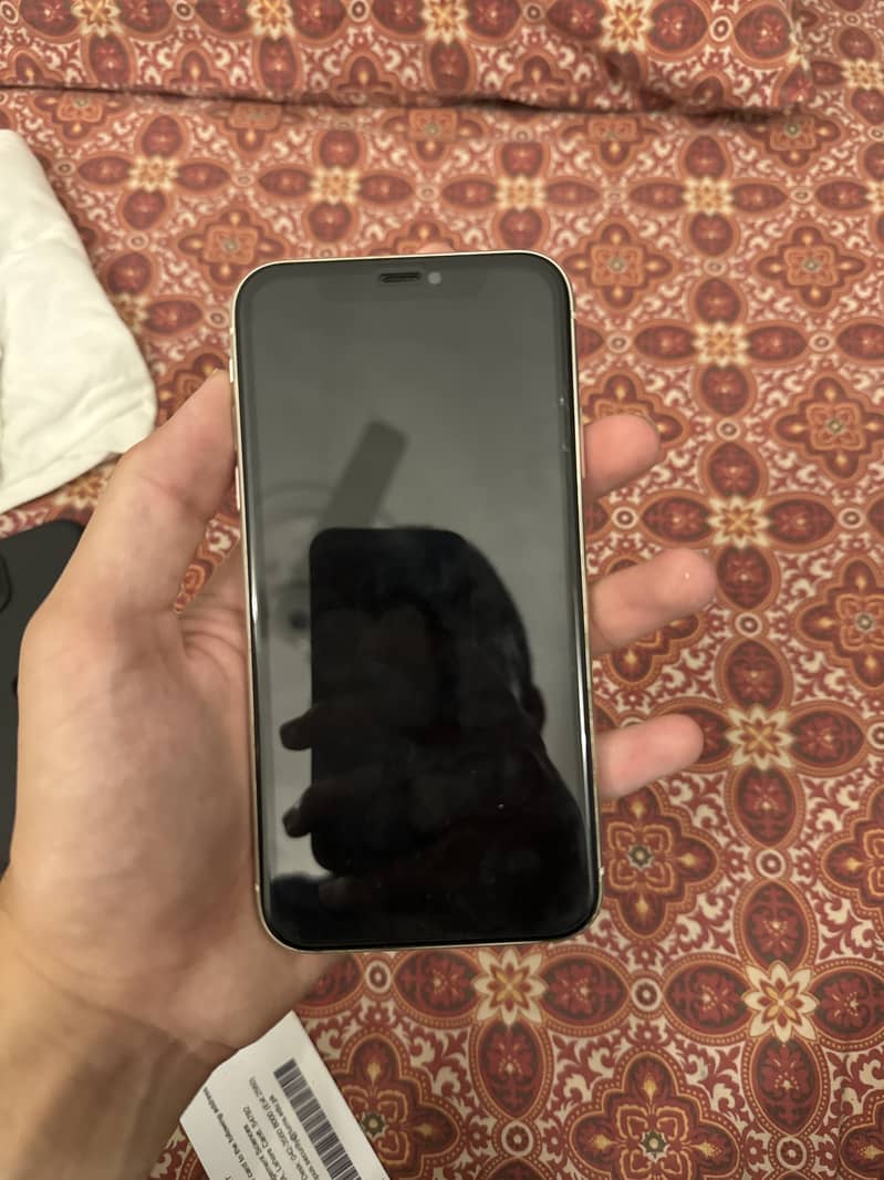 Apple Iphone 11- 128 GB-PTA Approved 2