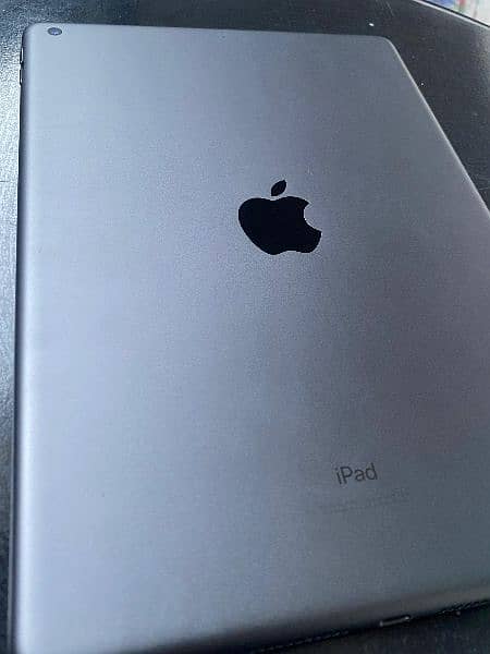 Apple Ipad 8th gen (2020) 2