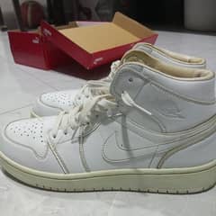 Nike Air Jordan 1 Mid Triple White (vetnamies) EXCHANGE AVAILABLE