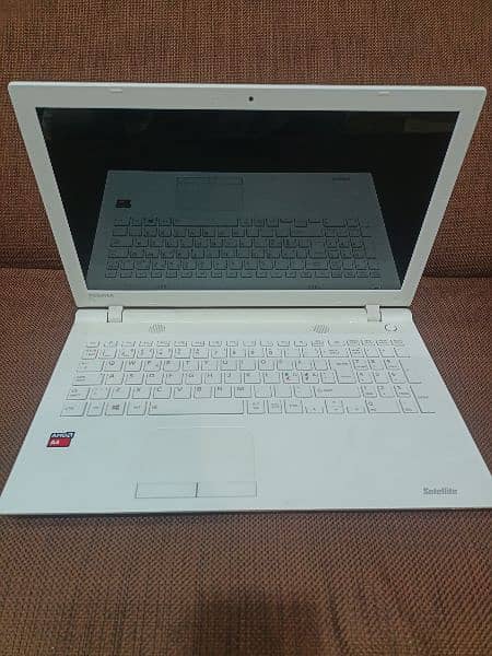 Toshiba 8GB/128GB, AMD A4-7210 7th Gen, 15.6" FHD Radeon R3 Graphics 0