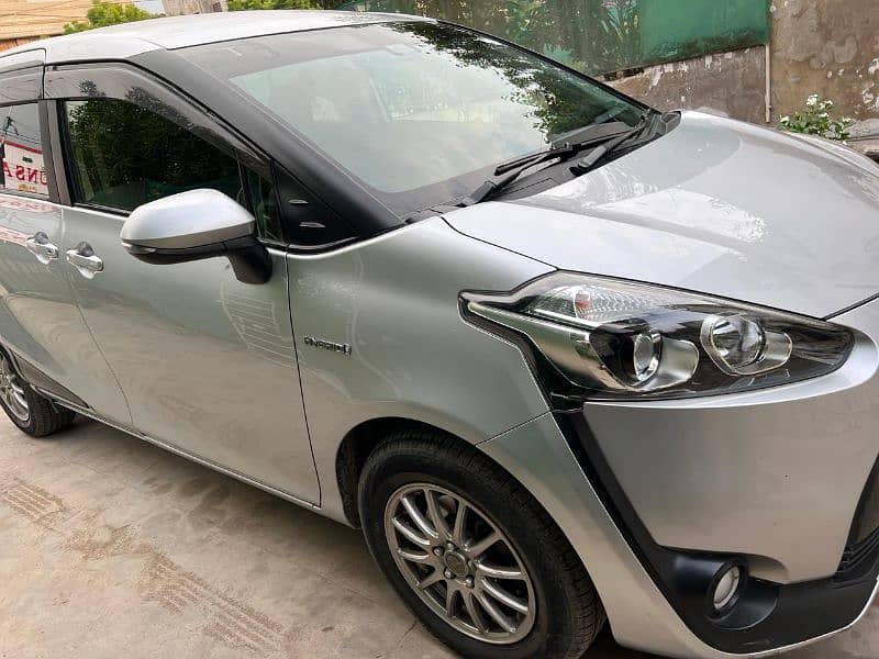 Toyota Sienta 2015 2