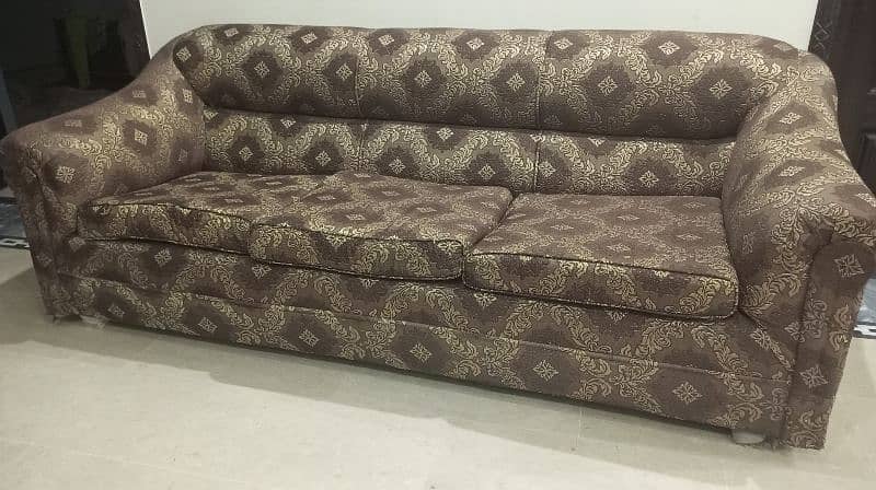 8 seater sofa in Good condition 2