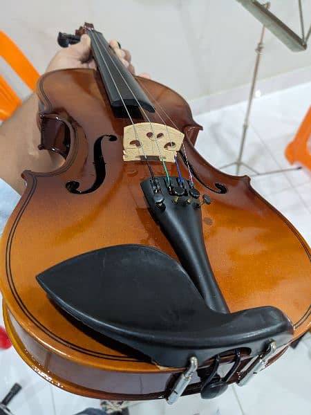 violin, good in condition. 3