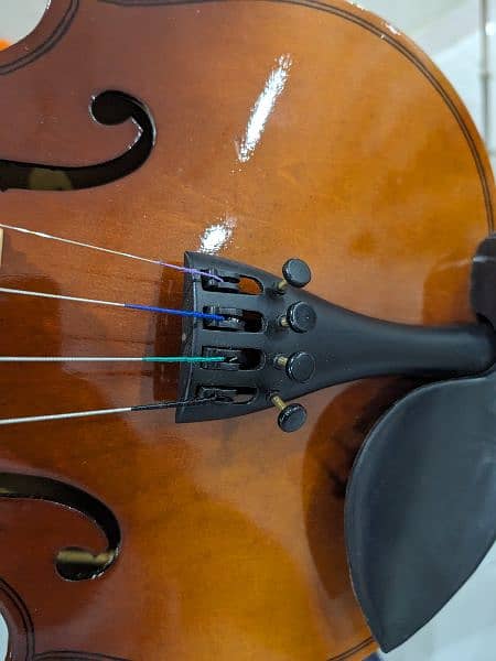 violin, good in condition. 4