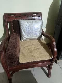 Very Less Used 4 Seater Sofa Set