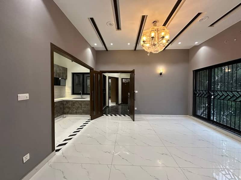 Luxurious Designer 10 Marla Brand New House For Sale In Bahria Town Lahore 1