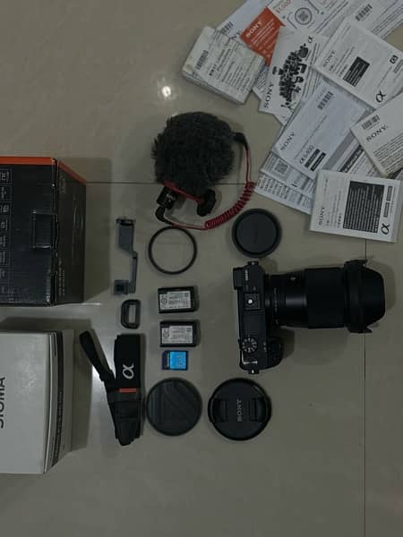 SONY A6400 mirror less camera,16MM F1.4 SIGMA lens with box vlog setup 4