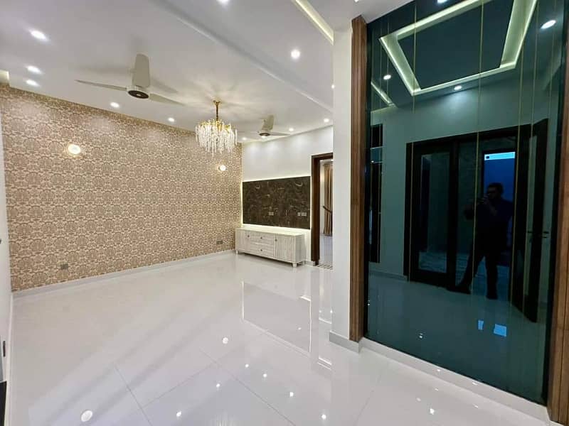 Luxurious Designer 10 Marla Brand New House For Sale In Bahria Town Lahore 13