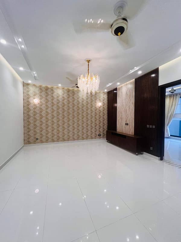 Luxurious Designer 10 Marla Brand New House For Sale In Bahria Town Lahore 12