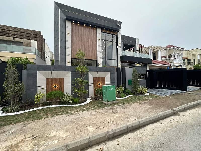 Luxurious Designer 1 Kanal Brand New House For Sale in Bahria Town Lahore 24