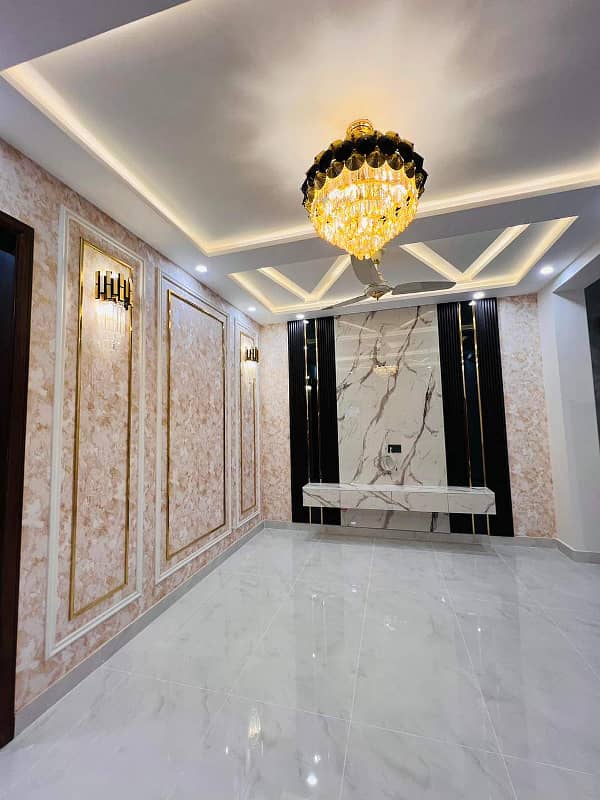 Luxurious Designer 5 Marla brand new House For Sale in Bahria Town Lahore 8