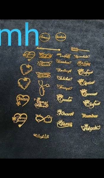 Man and women customize name lockets 12