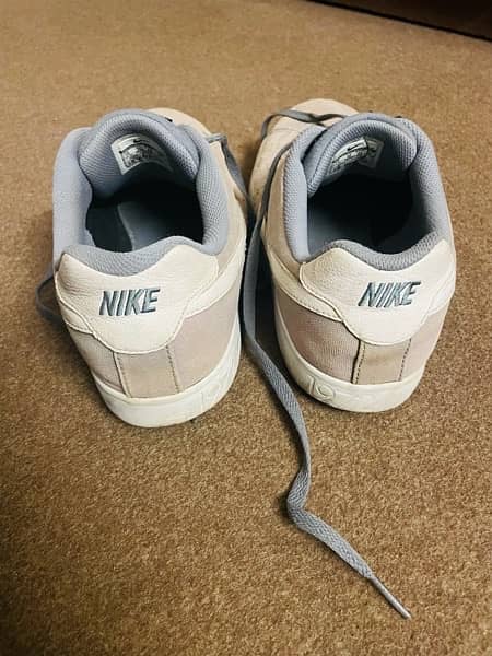 original Nike sneakers 3