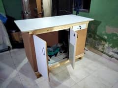 Tailor Table