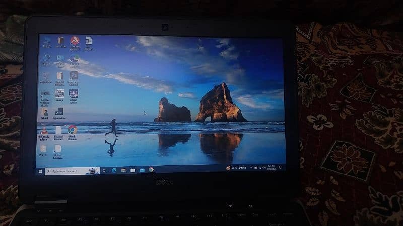 DELL LATITUDE E7240 1