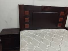 Double bed with side tables 0