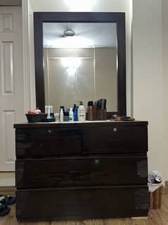 Mirror and dressing table for sale